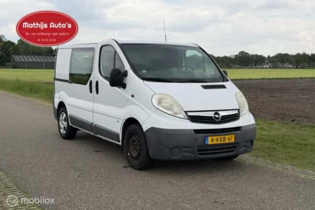 Opel Vivaro (2012) thumbnail 3