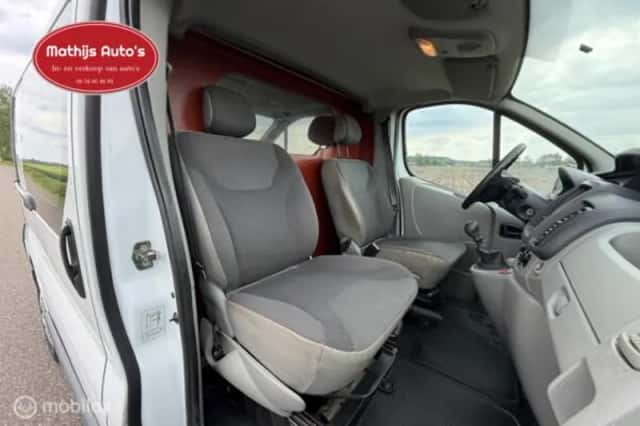 Opel Vivaro (2012) thumbnail 7