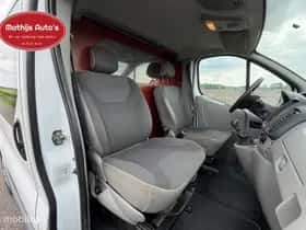 Opel Vivaro (2012) thumbnail 7