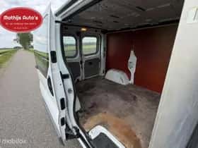 Opel Vivaro (2012) thumbnail 10