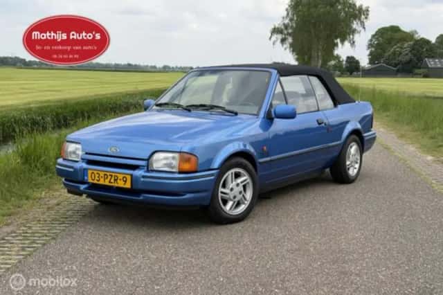 Ford Escort (2011) thumbnail 2