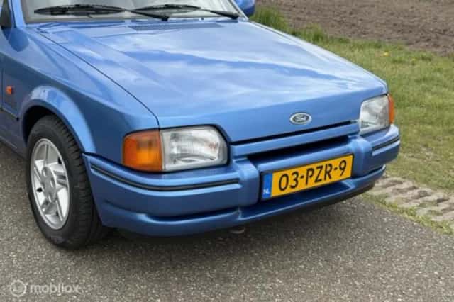 Ford Escort (2011) thumbnail 11