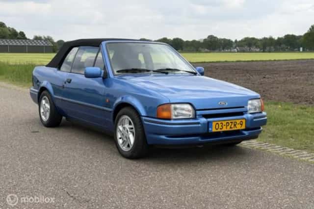 Ford Escort (2011) thumbnail 12