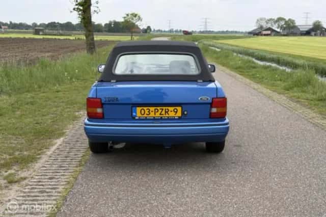 Ford Escort (2011) thumbnail 16