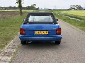 Ford Escort (2011) thumbnail 16