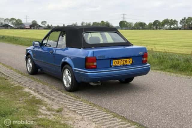 Ford Escort (2011) thumbnail 21