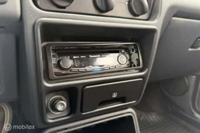 Ford Escort (2011) thumbnail 29