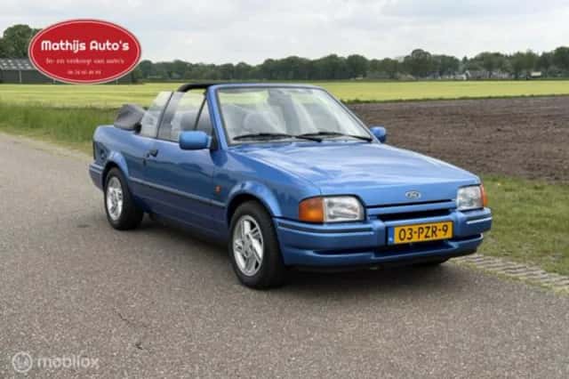 Ford Escort (2011) thumbnail 4