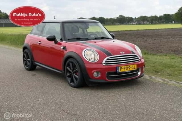 MINI Mini (2011) thumbnail 2