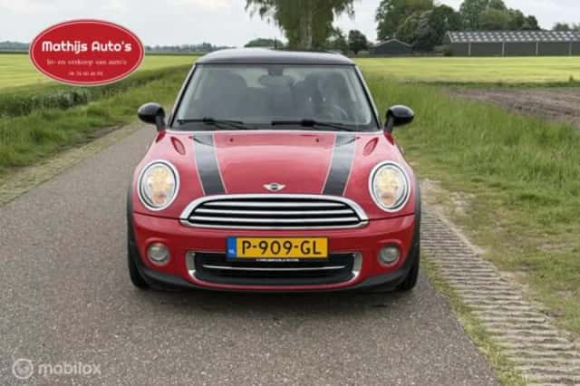 MINI Mini (2011) thumbnail 3