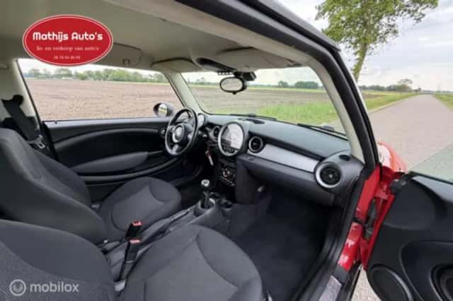 MINI Mini (2011) thumbnail 6