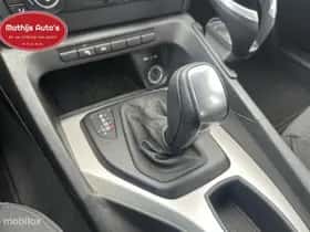 BMW X1 (2010) thumbnail 8