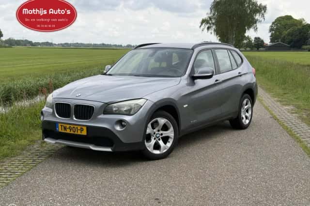 BMW X1 (2011) thumbnail 1
