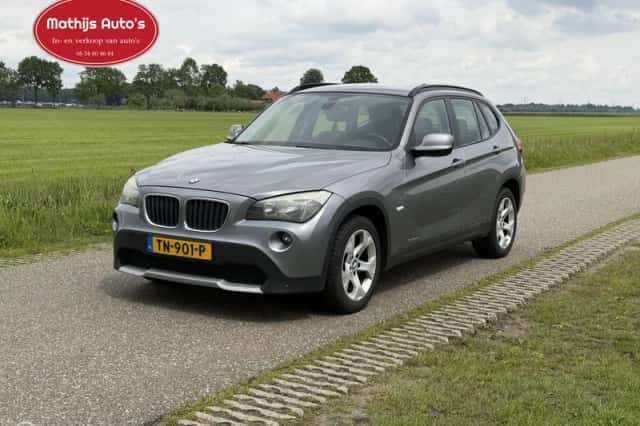 BMW X1 (2011) thumbnail 3