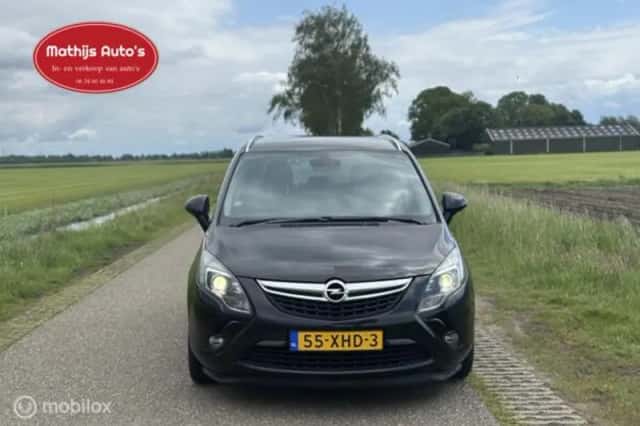 Opel Zafira (2012) thumbnail 2