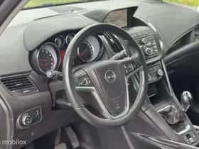 Opel Zafira (2012) thumbnail 16