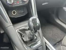 Opel Zafira (2012) thumbnail 19