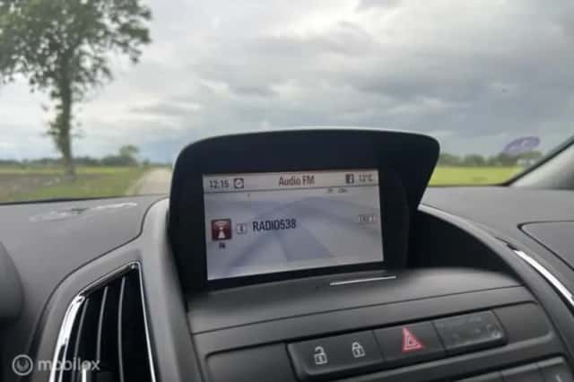 Opel Zafira (2012) thumbnail 20