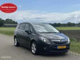 Opel Zafira (2012) thumbnail 3