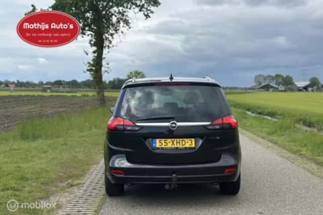 Opel Zafira (2012) thumbnail 9