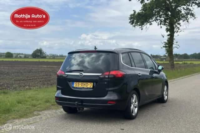 Opel Zafira (2012) thumbnail 10