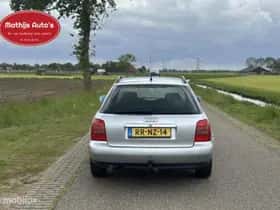 Audi A4 (1997) thumbnail 7
