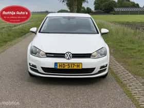Volkswagen Golf (2015) thumbnail 2