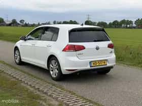 Volkswagen Golf (2015) thumbnail 11
