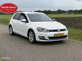 Volkswagen Golf (2015) thumbnail 3