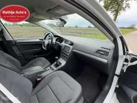 Volkswagen Golf (2015) thumbnail 9