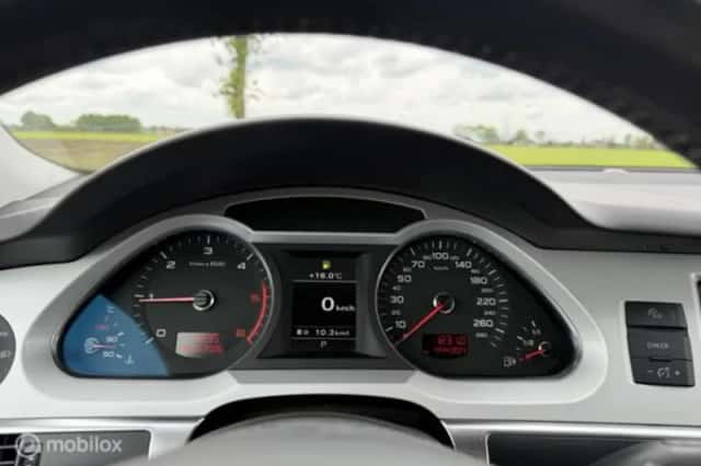 Audi A6 (2012) thumbnail 16