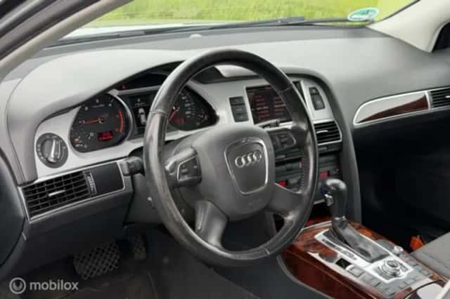 Audi A6 (2012) thumbnail 18