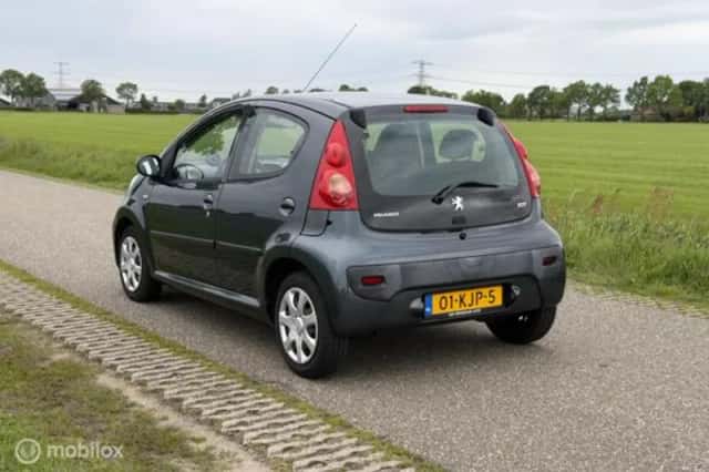 Peugeot 107 (2009) thumbnail 11