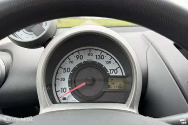 Peugeot 107 (2009) thumbnail 18