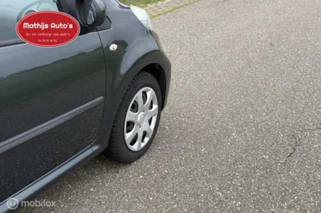 Peugeot 107 (2009) thumbnail 9