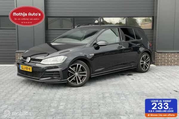 Volkswagen Golf (2024) — foto 1