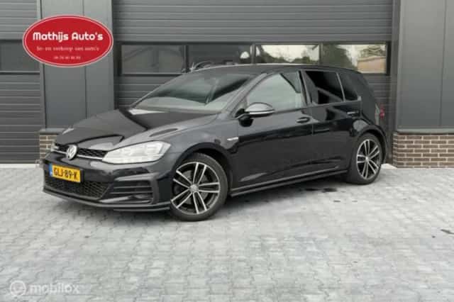 Volkswagen Golf (2017) thumbnail 1