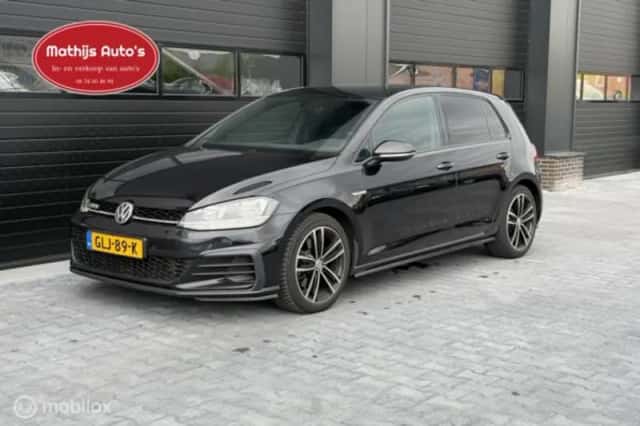 Volkswagen Golf (2017) thumbnail 2