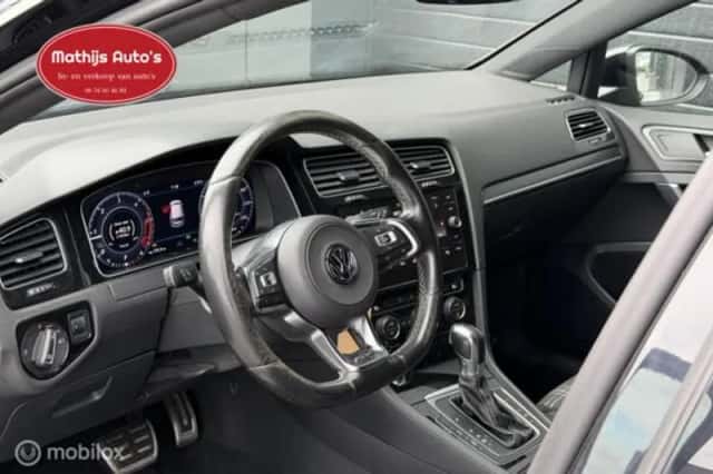 Volkswagen Golf (2017) thumbnail 6
