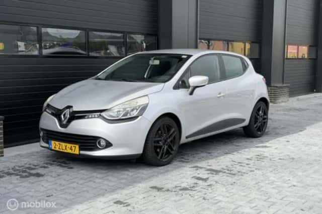 Renault Clio (2015) thumbnail 12