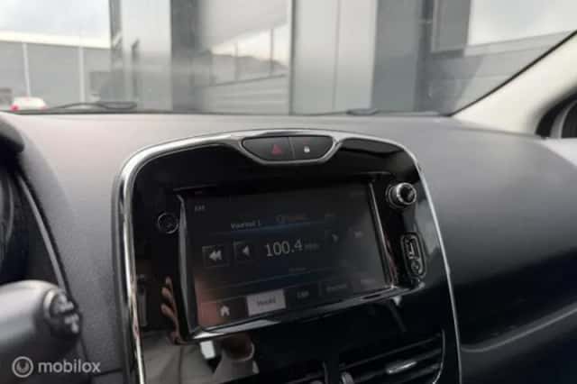 Renault Clio (2015) thumbnail 19