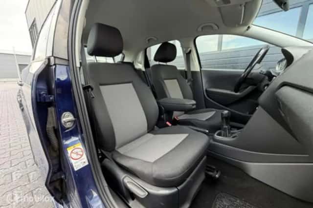 Volkswagen Polo (2010) thumbnail 11