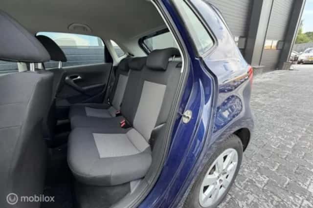 Volkswagen Polo (2010) thumbnail 12