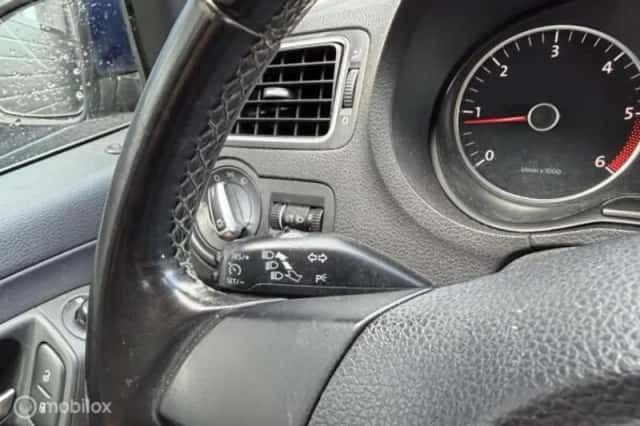 Volkswagen Polo (2010) thumbnail 20