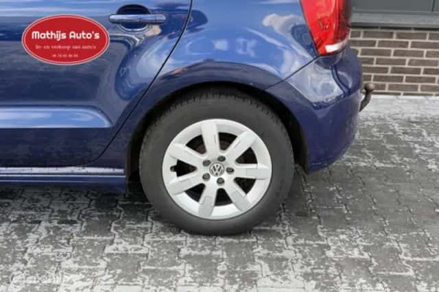 Volkswagen Polo (2010) thumbnail 6