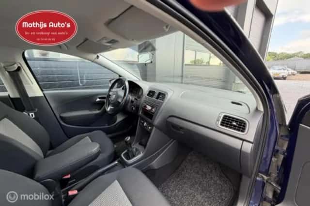 Volkswagen Polo (2010) thumbnail 10