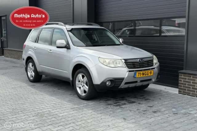 Subaru Forester (2010) thumbnail 4