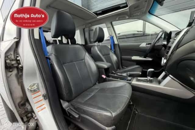 Subaru Forester (2010) thumbnail 6