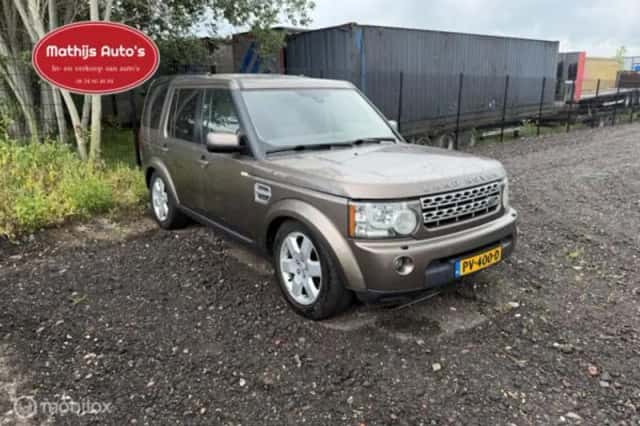 Land Rover Discovery (2017) thumbnail 3