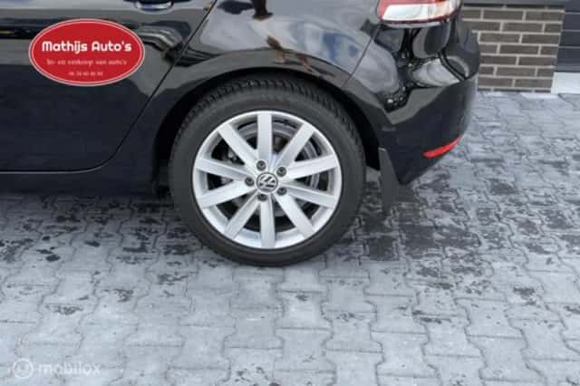 Volkswagen Golf (2014) thumbnail 5